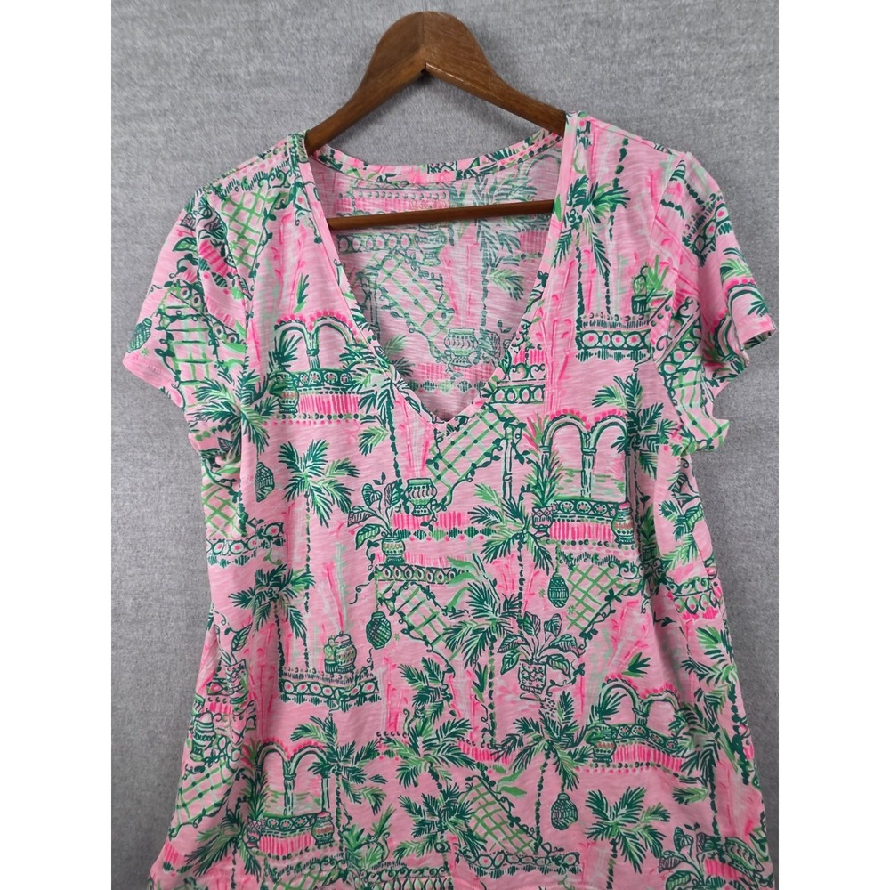 Lilly Pulitzer M Hot Pink Tropical Print V-neck T-shirt Top Resort Cruise Wear - Picture 1 of 8